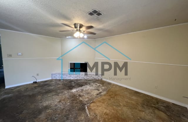 304 Woodale Dr. - B Gallery 1