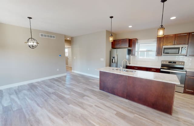1003 Maple Avenue photos photos