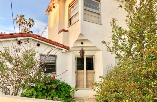 712 Palm Avenue - 712 Palm Ave, Huntington Beach, CA 92648