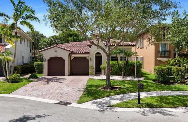 12520 NW 79th Manor photos photos