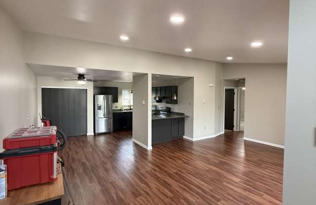 514 Root Ave photos photos