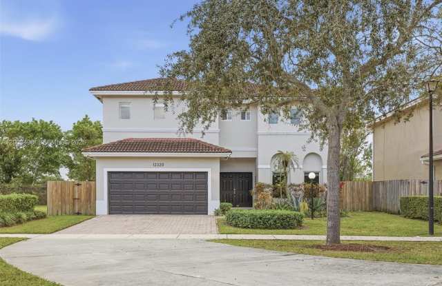 12920 SW 143rd Ter photos photos