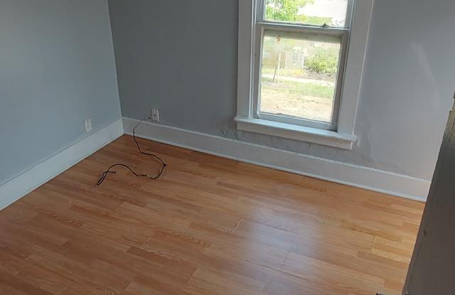 436 Wood stUnit 3 photos photos