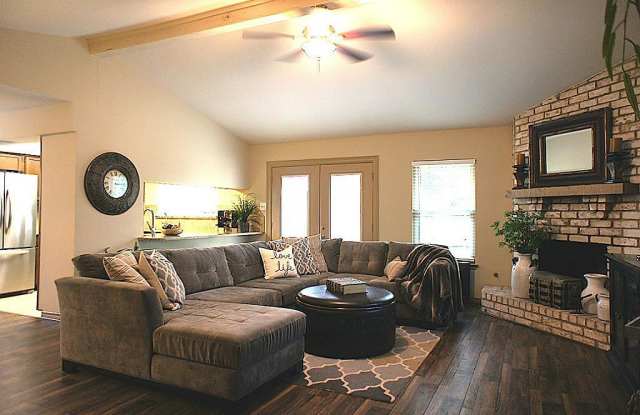 3218 Sycamore Springs Drive Gallery 3
