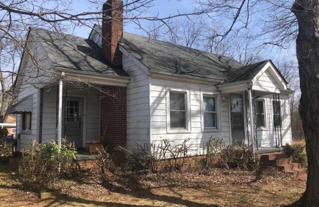 **APPLICATION PENDING** 2br 1ba House, 902 Bringle Ferry Salisbury, $1100.00 - COMING LATE MAY 2026**APPLICATION PENDING** photos photos