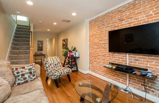 2402 Fleet Street - 1 Gallery 2