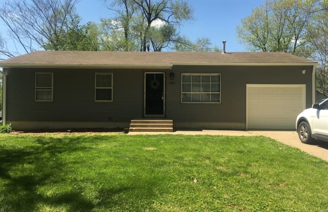 9410 Lewis Ave - 9410 Lewis Avenue, Kansas City, MO 64138