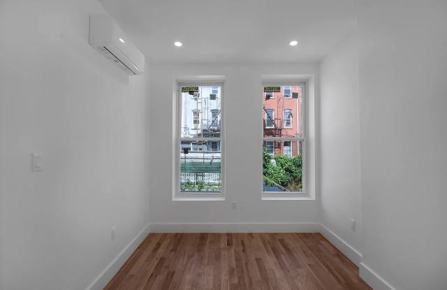 1386 Madison St Apt 1R Gallery 4