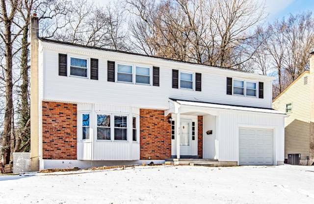 5 bedroom, 2.5 bath home in Claymont photos photos