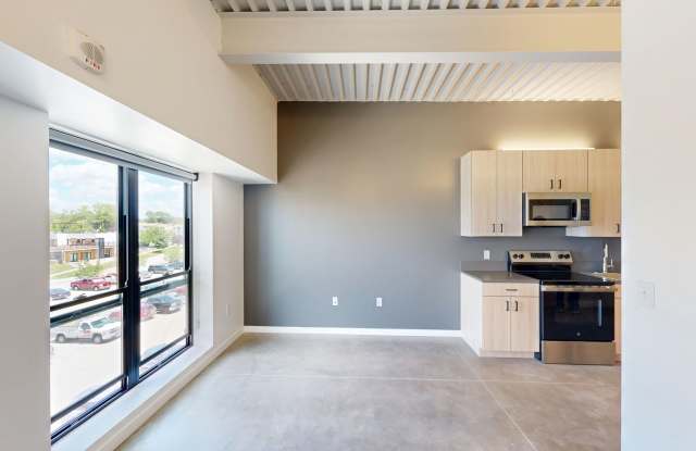 418 East Grand Gallery 3