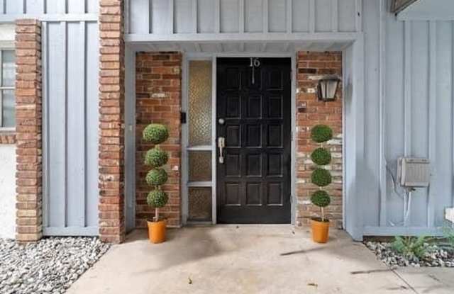 415 Pine Tree Court Gallery 4