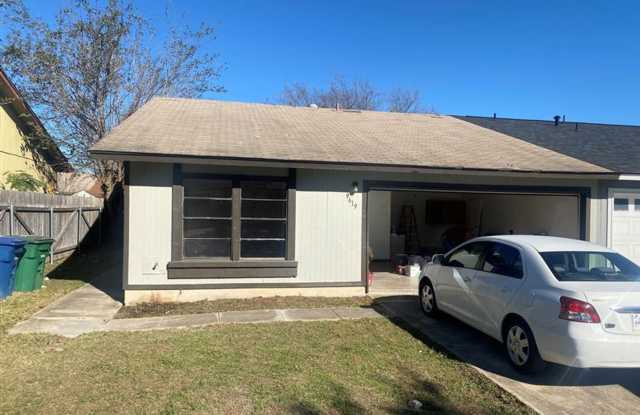 Large 3 bed 2 bath duplex photos photos