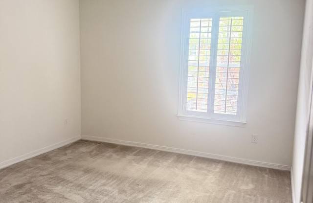 6275 IRONSIDE Drive S Gallery 1
