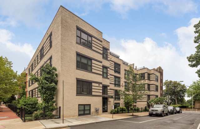 Beautifully renovated 1 bdrm on Meridian Hill in NW $2,400 - 2331 15th Street Northwest, Washington, DC 20009