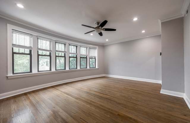 2240 N Sawyer Ave photos photos