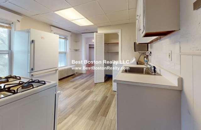 22 Lyle St. Gallery 2