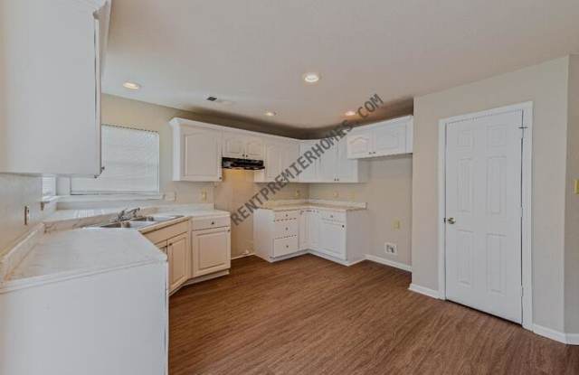 2910 Falcon Court photos photos