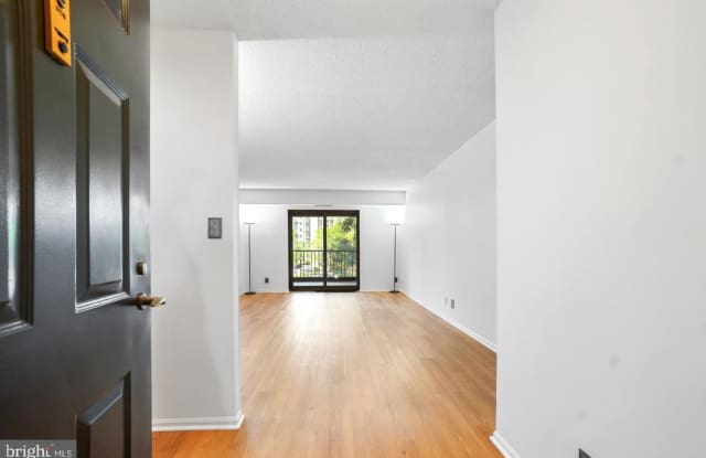 5902 MOUNT EAGLE Drive Gallery 3