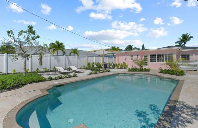 815 N Ocean Breeze photos photos