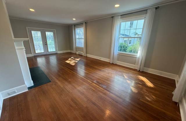 3 Bed 2 Bath Home near Averett Gallery 3