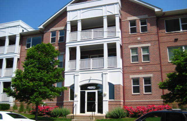 Gorgeous Harbor Park Condo downtown Kenosha! photos photos