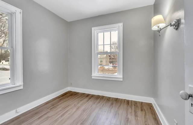 1918 Olive St Gallery 4