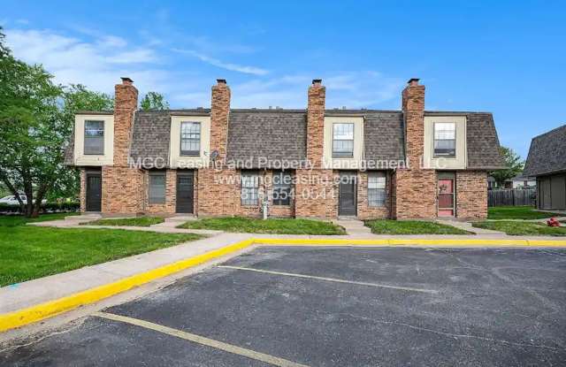 204-212 NW Woods Chapel Rd photos photos