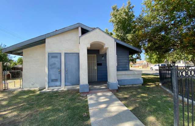 Two bedroom with a yard! photos photos