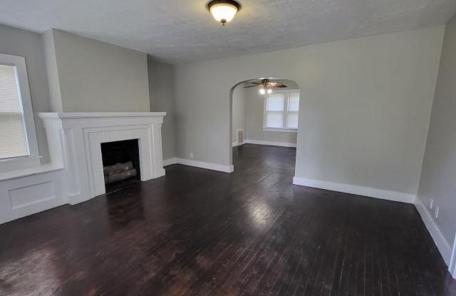 Cute 2 bedroom, 1 bathroom house located next to UCO in Edmond, OK Gallery 4