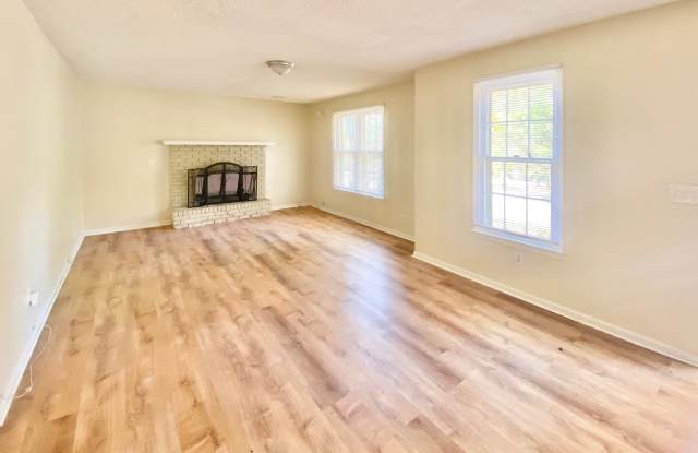 201 Chadford Rd Gallery 3