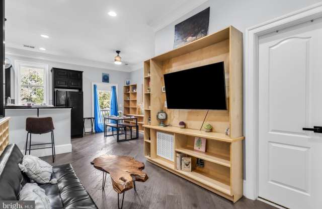 500 IRVING Street NW Gallery 3