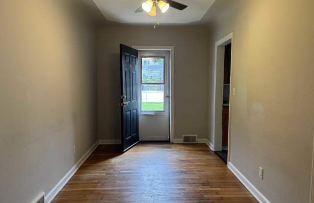 906 Flat Street Northeast Gallery 3