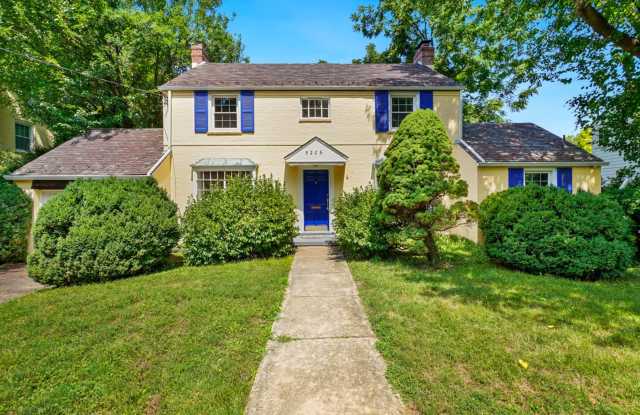 SPACIOUS 4 BEDROOM 2.5 BATH COLONIAL IS NOW AVAILABLE IN FRIENDSHIP HEIGHTS! photos photos SPACIOUS 4 BEDROOM 2.5 BATH COLONIAL IS NOW AVAILABLE IN FRIENDSHIP HEIGHTS! photos photos