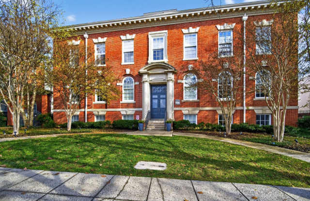 Available Now! 2 Bed // 2 Bath in Bloomingdale / Ledroit Park with Parking! photos photos