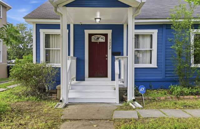 1629 West Woodlawn Avenue Gallery 2