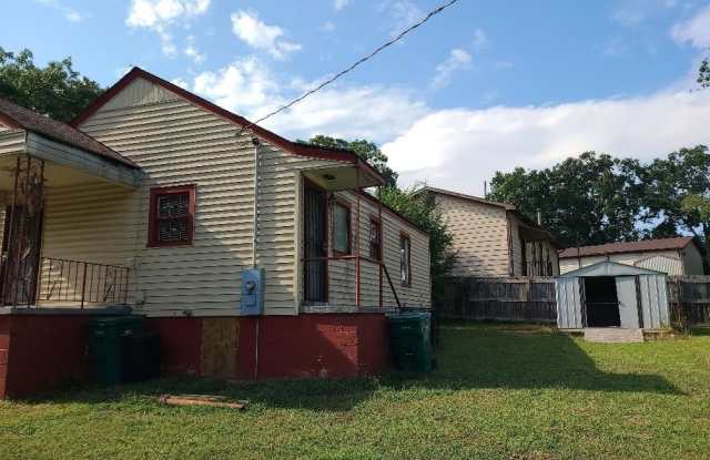 4722 Mitchell Street Gallery 2