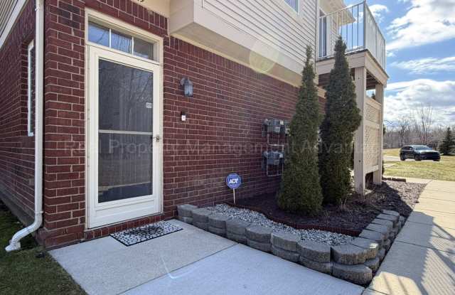 Rare Corner Upper Condo with Vaulted Ceilings, Private Balcony and 2 Car Garage photos photos