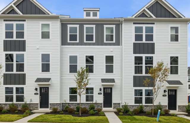 Upscale 3BR Townhome with Study, 2-Car Garage & Modern Finishes in McCandless Square photos photos
