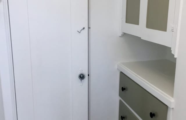 CONVENIENT TO UCSD MEDICAL!!! photos photos