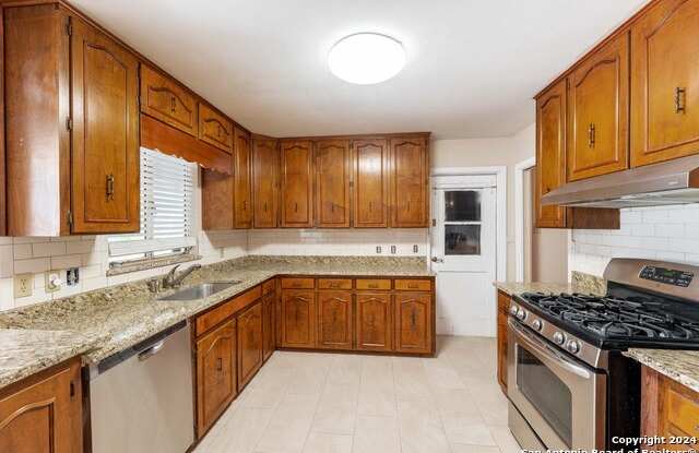 450 PILGRIM DR - 450 Pilgrim Drive, San Antonio, TX 78213
