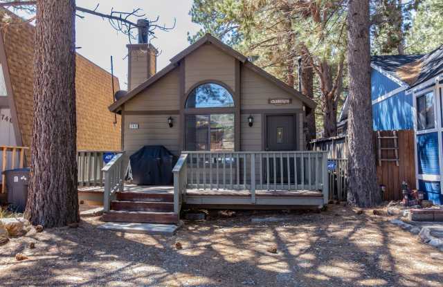Cozy Home for Rent in Big Bear City photos photos