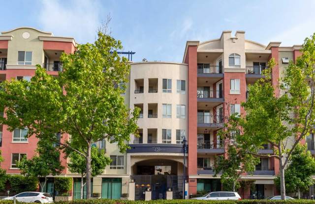***OPEN HOUSE  06/01/26 @ 2 PM*** MARINA DISTRICT HIDDEN GEM!!! STEPS FROM GASLAMP QUARTER, 2 /2, !!! Gallery 1