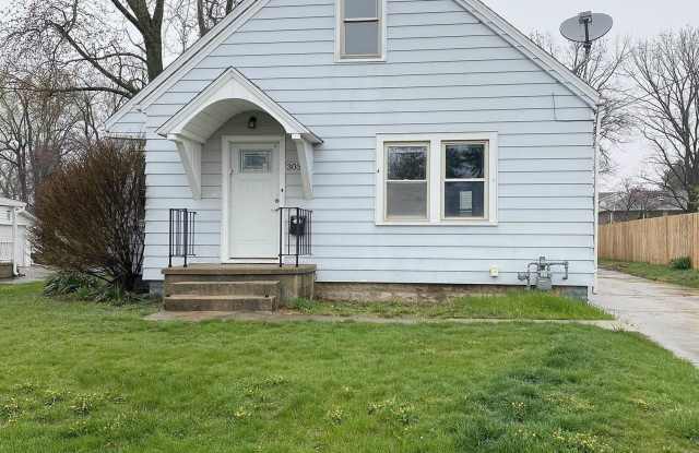 303 CENTRAL Street photos photos