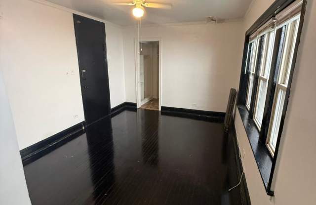 834 W Fullerton Ave photos photos