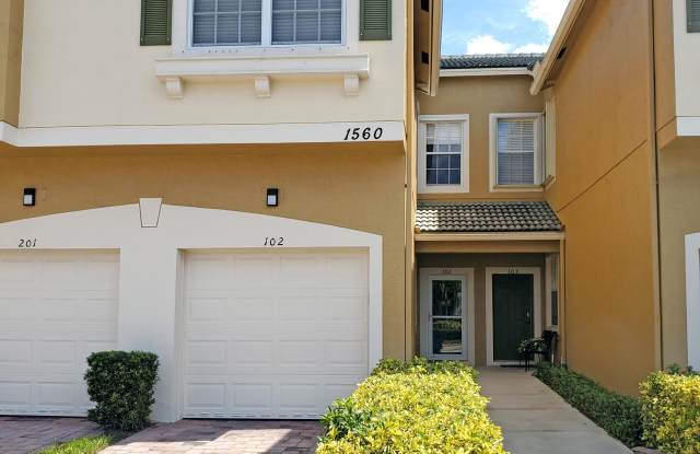 1560 SE Wilshire Place unit: 102 photos photos