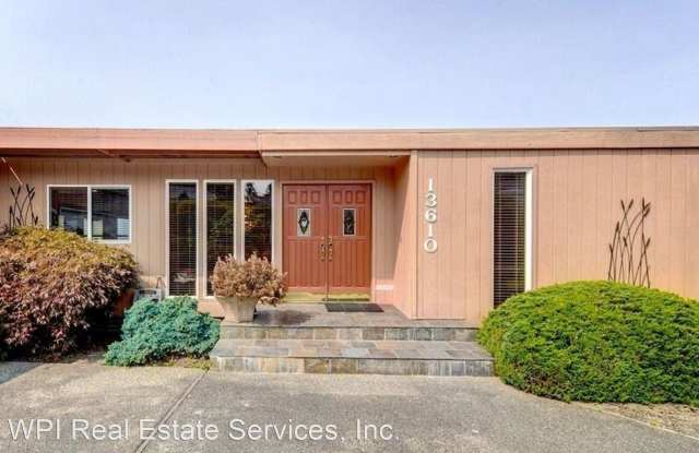 13610 Somerset Lane SE Gallery 3