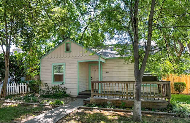 5 Bedrooms and 3 Bathrooms! photos photos