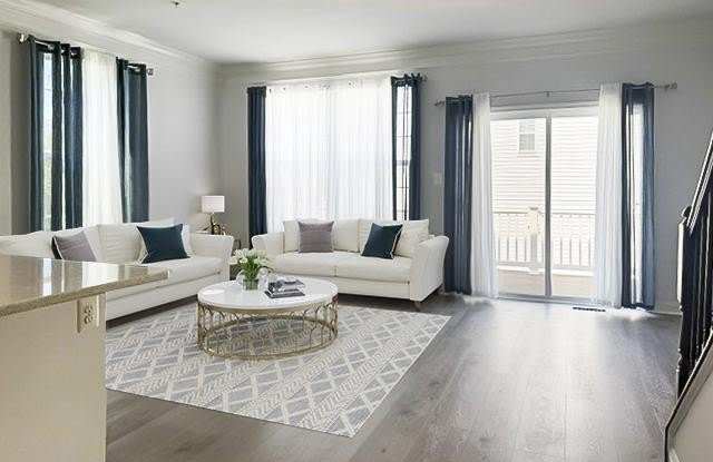 3556 WOODLAKE Drive Gallery 4