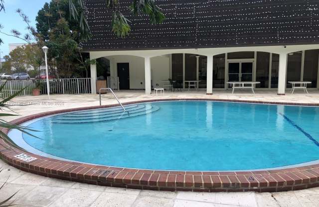 500 NE 2nd St photos photos