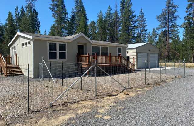 Gorgeous Home w/Huge Shop in La Pine! photos photos